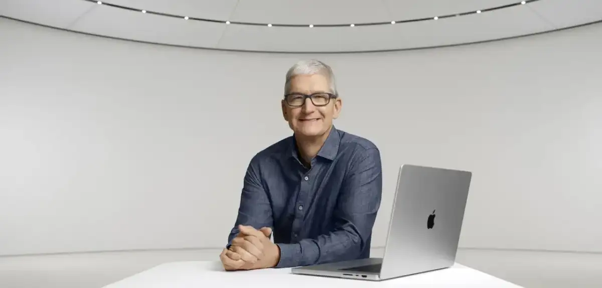 Tim Cook Apple CEO Görevini John Ternus'a Devrediyor