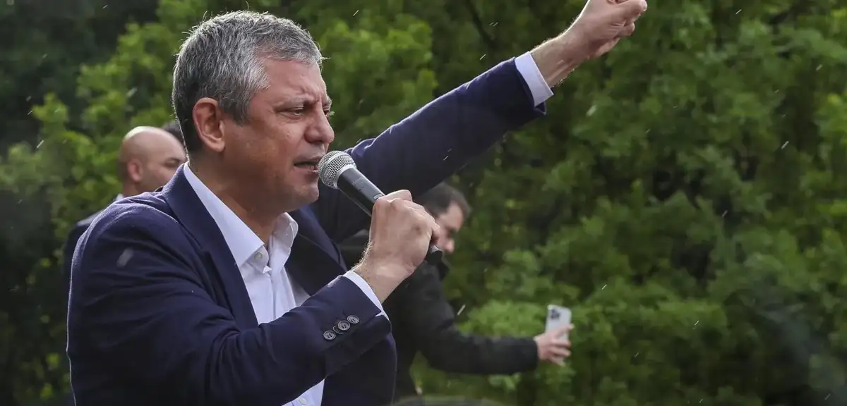 Özgür Özel'den Büyük Taarruz Mesajı: "Bağımsızlığımızdan Asla Vazgeçmeyeceğimizin İlanıdır"
