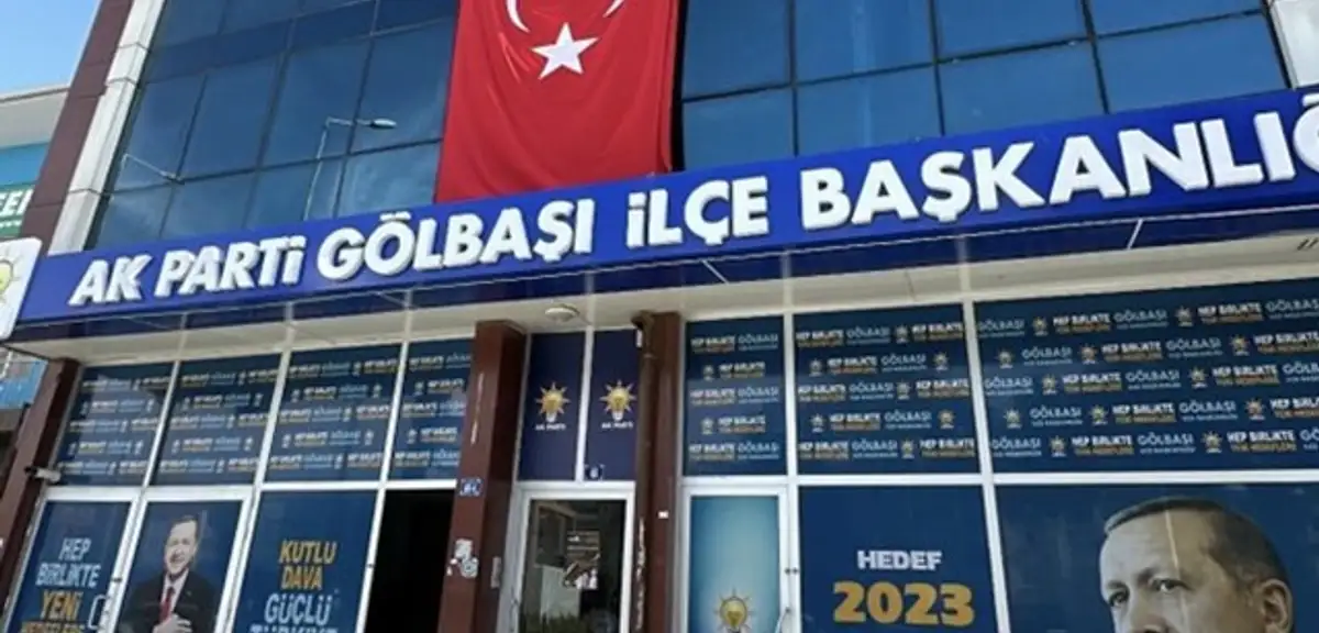 Ankara Gölbaşı'nda CHP'li 6 Meclis Üyesi AK Parti'ye Katıldı
