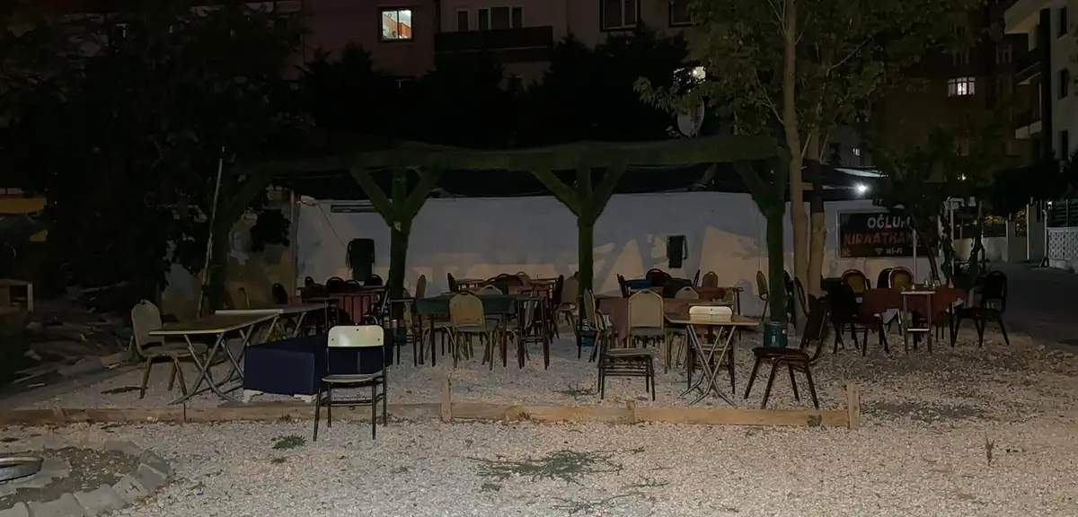 Büyükçekmece’de kıraathaneye silahlı saldırı: 3 kişi yaralandı