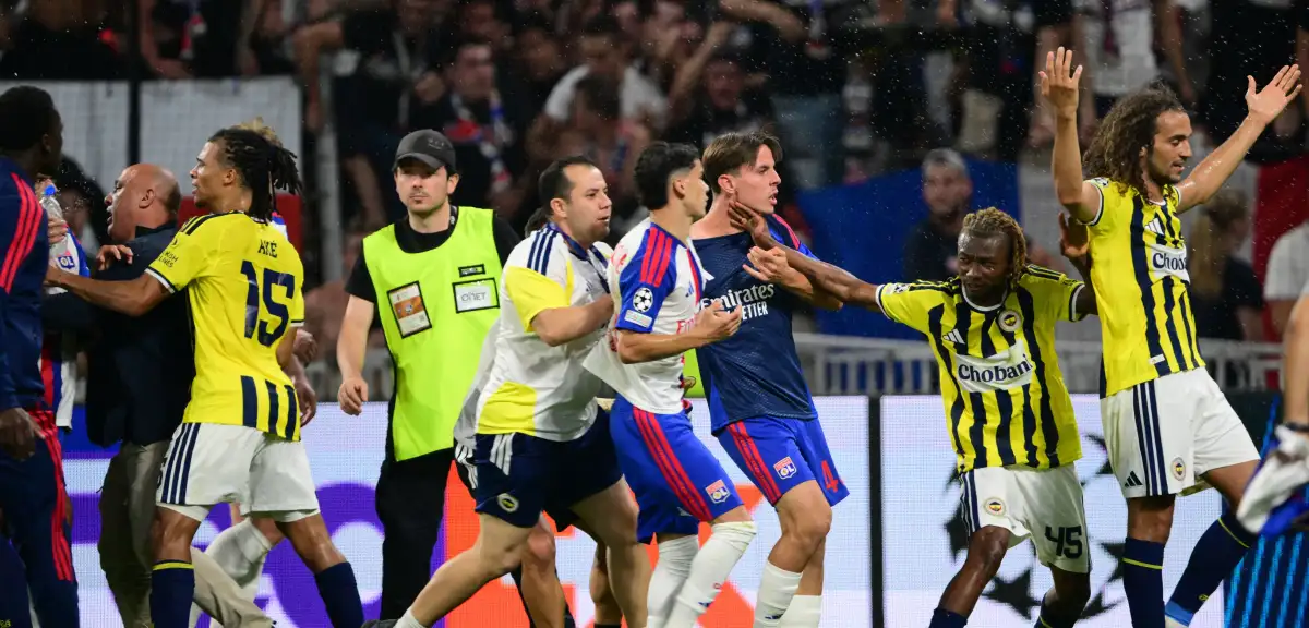 Guendouzi ve Lyon Cephesi Arasında Gerginlik! Olaylar Tünelde ve Tribünde de Sürdü