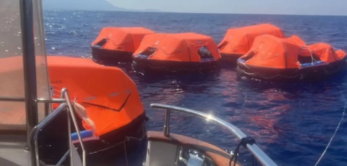 Girne Açıklarındaki Gemi Kazasında Batma Anı Böyle Kaydedildi