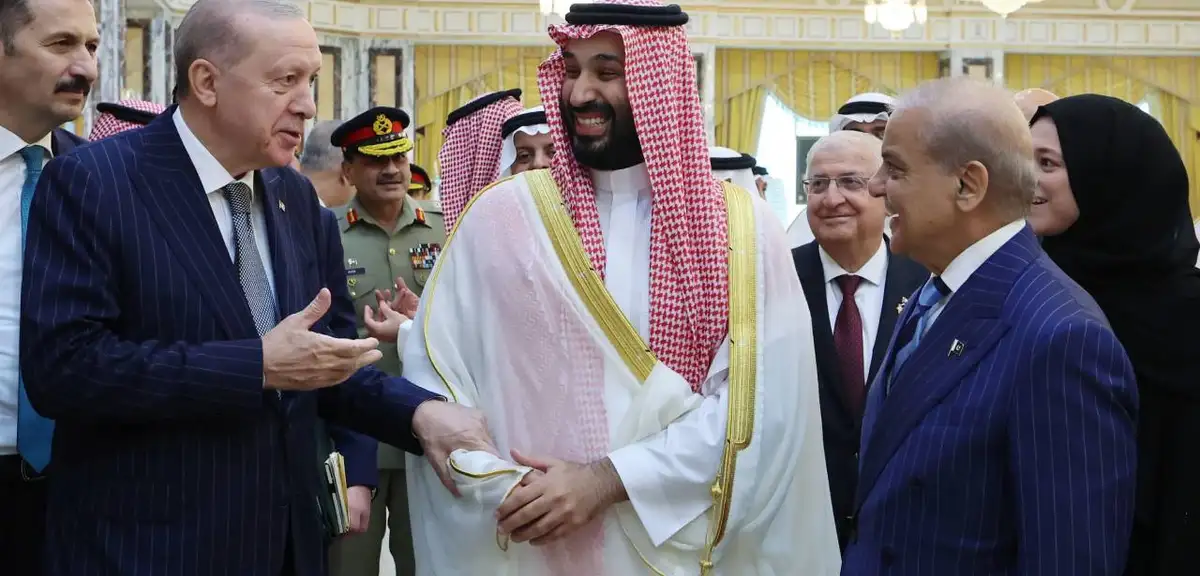 Türkiye, Pakistan ve Suudi Arabistan Arasında Tarihi Savunma Zirvesi İstanbul'da Toplanıyor