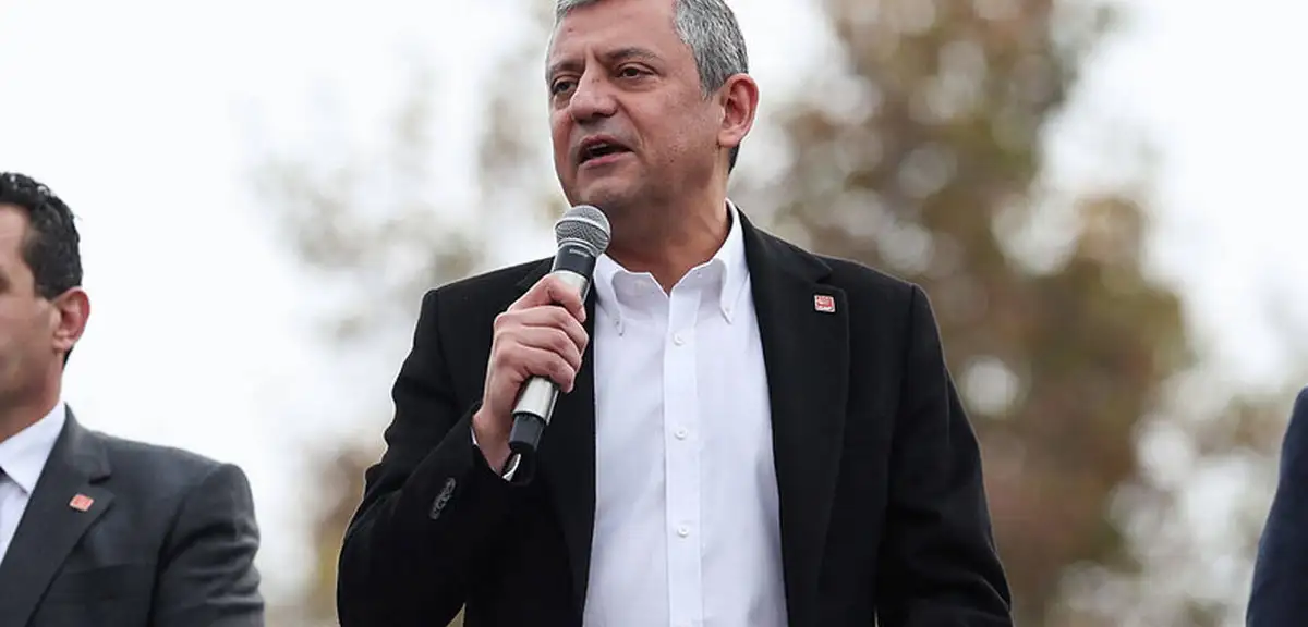 Özgür Özel'den AK Parti'ye Geçen İsimlere Sert Tepki: "Allah Hepsinin Taksiratını Affetsin"