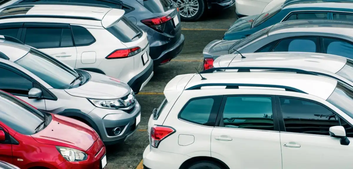 Otomobiller kendi etrafında dönerek park edebiliyor