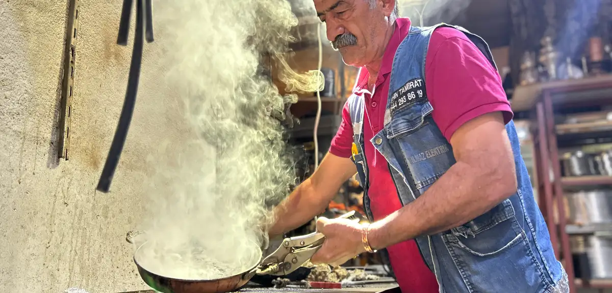 Van'da kalay ustası mesleği kendi kendine öğrendi