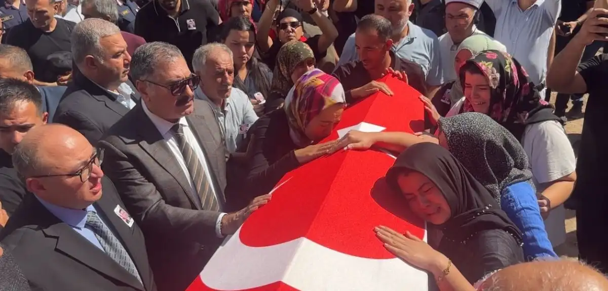 Girne Gemi Kazasında Hayatını Kaybeden Uzman Çavuş Erdemli'de Toprağa Verildi
