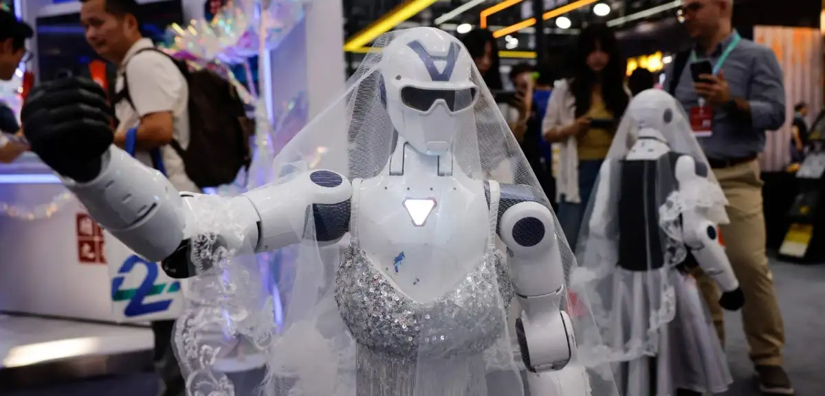 Çin insansı robot ve yapay zeka turlarıyla ziyaretçi çekiyor