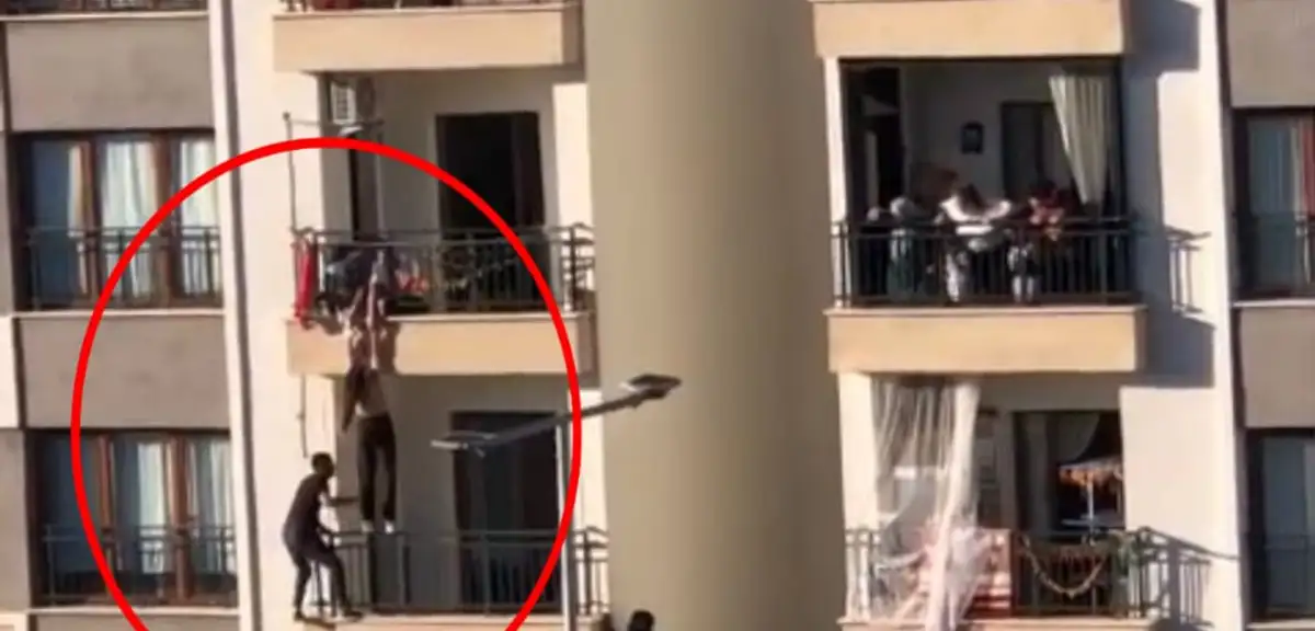 Diyarbakır'da ikinci kata tırmanarak çocuğu kurtardı