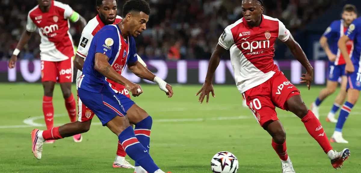 Galatasaray'ın rakibi PSG şokta. Monaco geriden gelip yendi