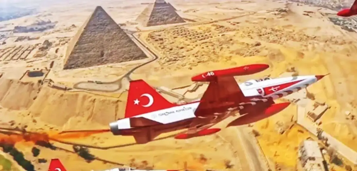Rum lider Mısır’da Türk Yıldızları’nı izledi