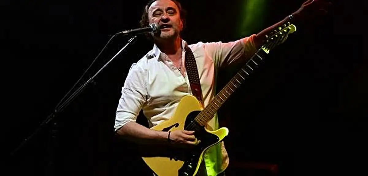 Şarkıcı Nev karaciğer rahatsızlığı nedeniyle yoğun bakımda