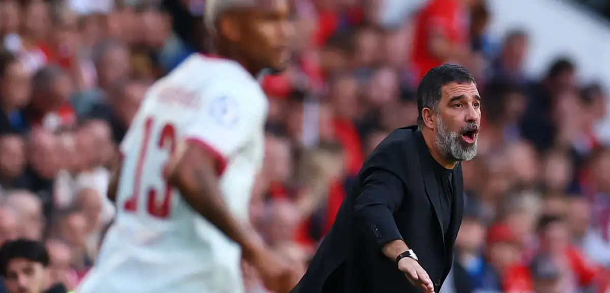 Arda Turan PSV maçında Türk hakeme tepki gösterdi