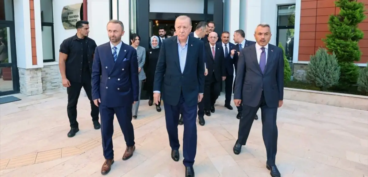 Cumhurbaşkanı Erdoğan’dan Rize’de Üniversite Ziyareti