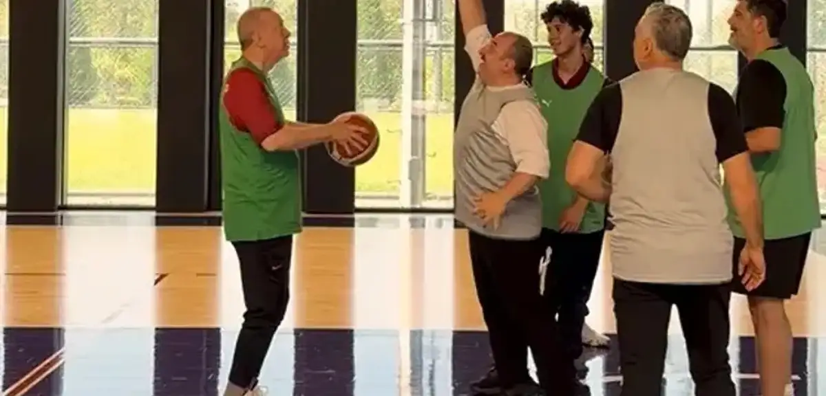 Cumhurbaşkanı Erdoğan Parkede! Varank Sayı Atamayınca Kameraman Oldu