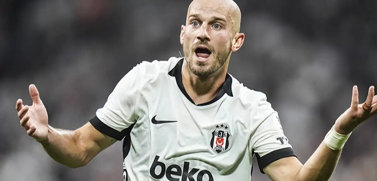 Ayrılığın eşiğinden döndü, Beşiktaş'ın vazgeçilmezi oldu