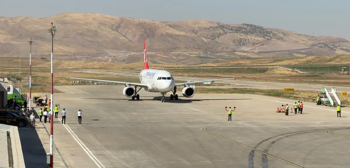 Siirt Havalimanı yeniden açıldı, ilk uçak İstanbul'dan geldi