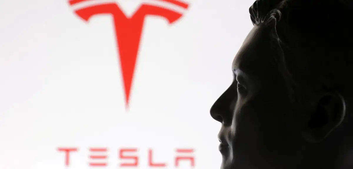 Uzun süredir ertelenen Tesla Roadster 1 Ekim'de tanıtılacak