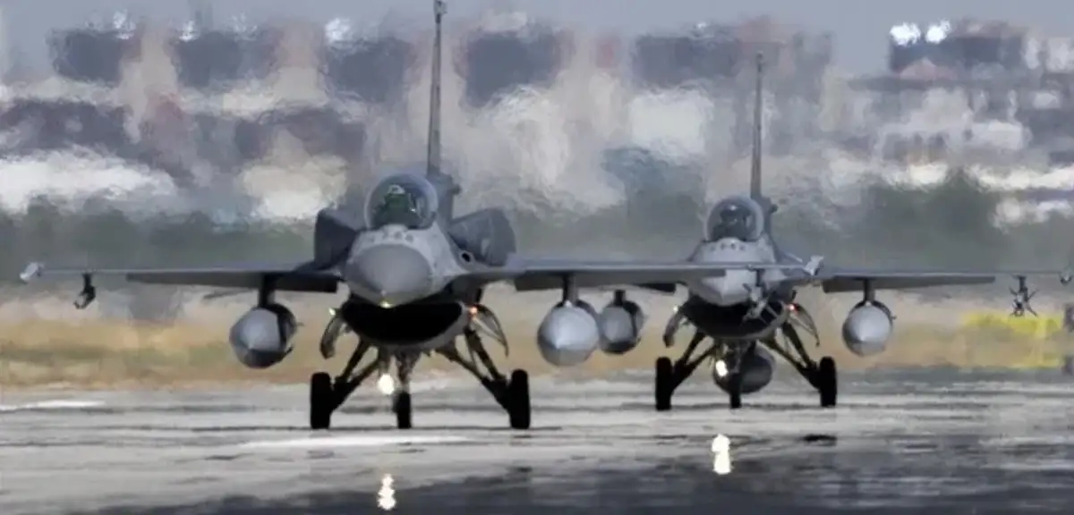 Michigan'da ABD ordusuna ait F-16 savaş uçağı düştü