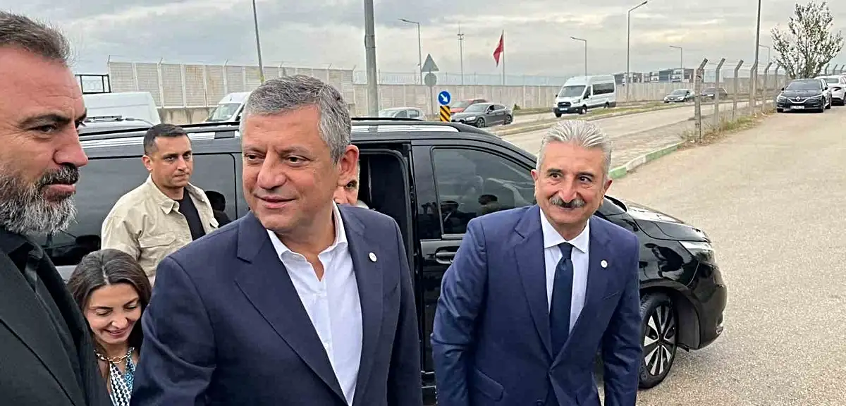 Özgür Özel, Tutuklu Başkan Bozbey'i Cezaevinde Ziyaret Etti