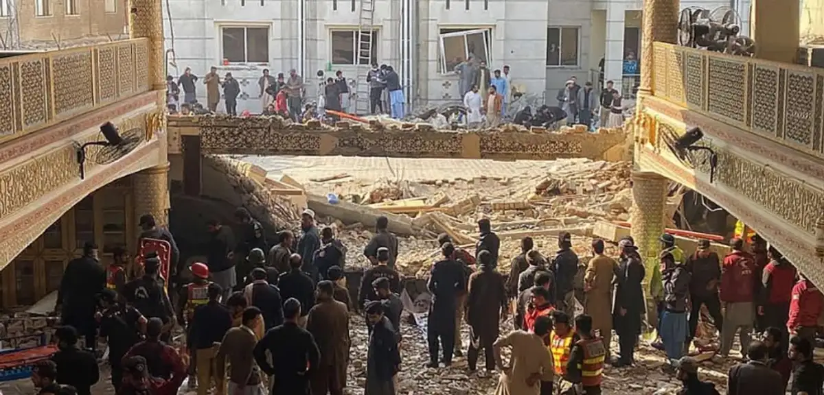 Pakistan'da Camiye Bombalı Saldırı! 7 Ölü, 30'dan Fazla Yaralı