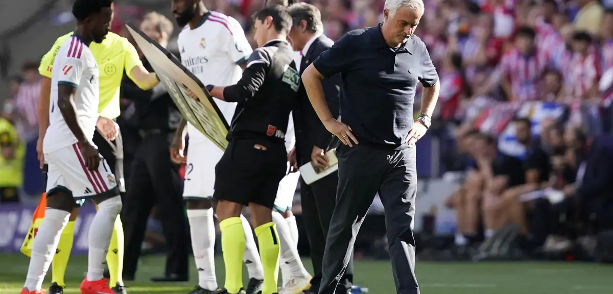 Mourinho hakeme yüklendi: 'Tecrübesi yok, zavallı bir hakem'