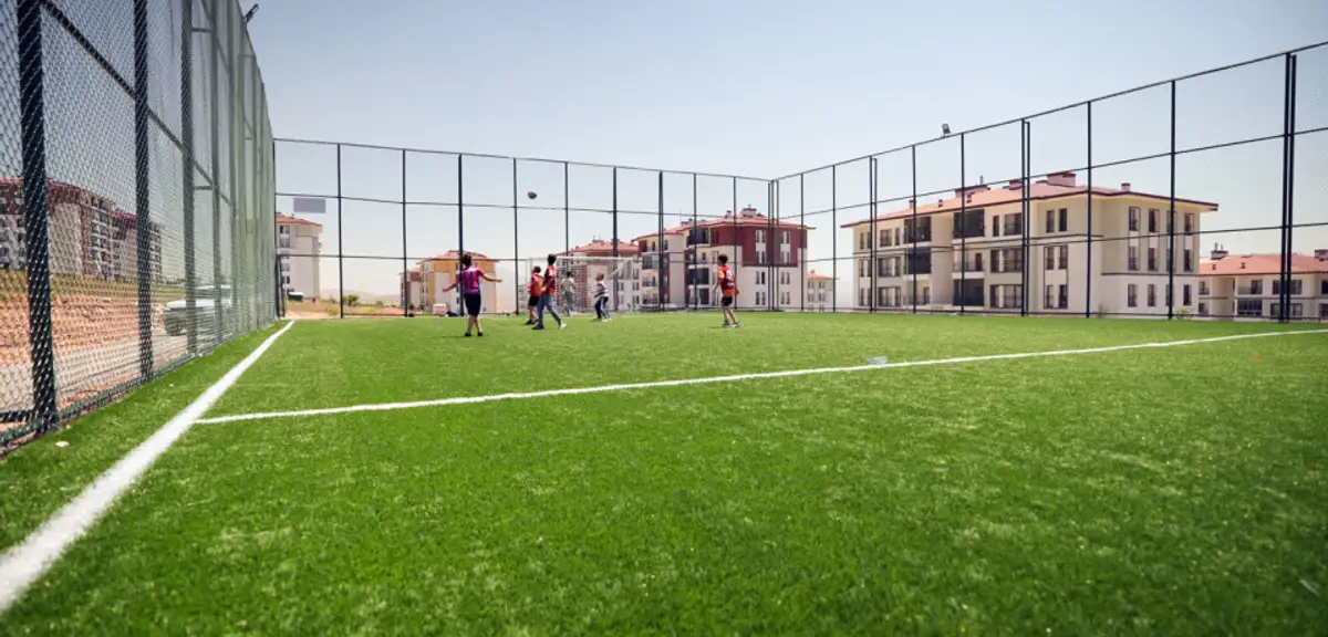 Antrenör 14 Yaşındaki Eski Futbolcusunu İstismar Suçlamasıyla Tutuklandı