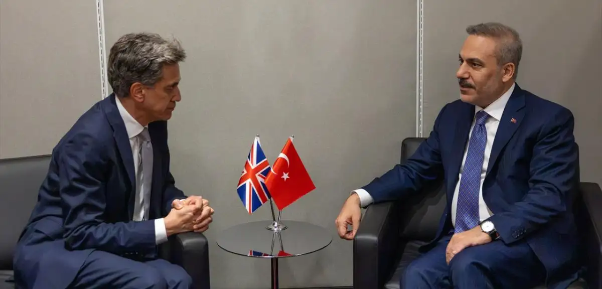 Hakan Fidan New York'ta İngiltere Dışişleri Bakanı ile Buluştu