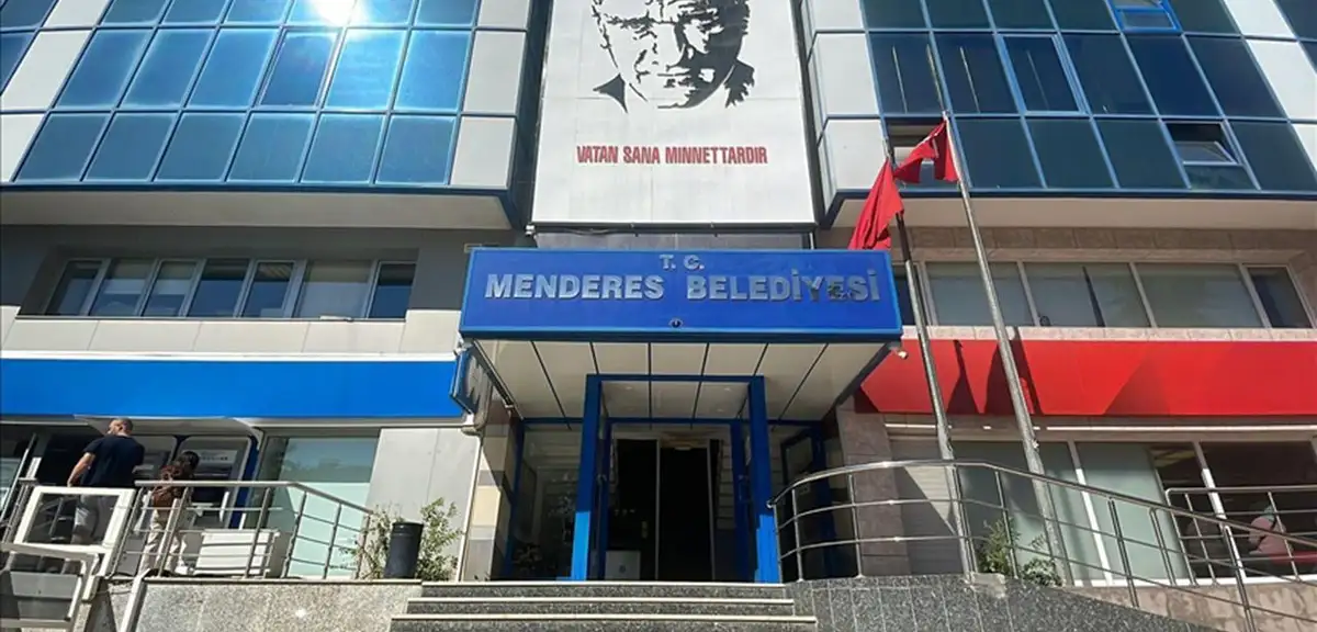 Menderes Belediyesi’ne İkinci Dalga Operasyon: 9 Gözaltı