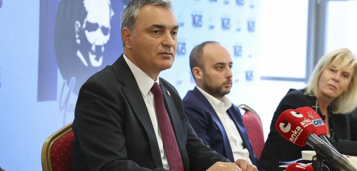 CHP Sözcüsü Müslim Sarı: "Hiç Kimse CHP'den Üstün Değil"