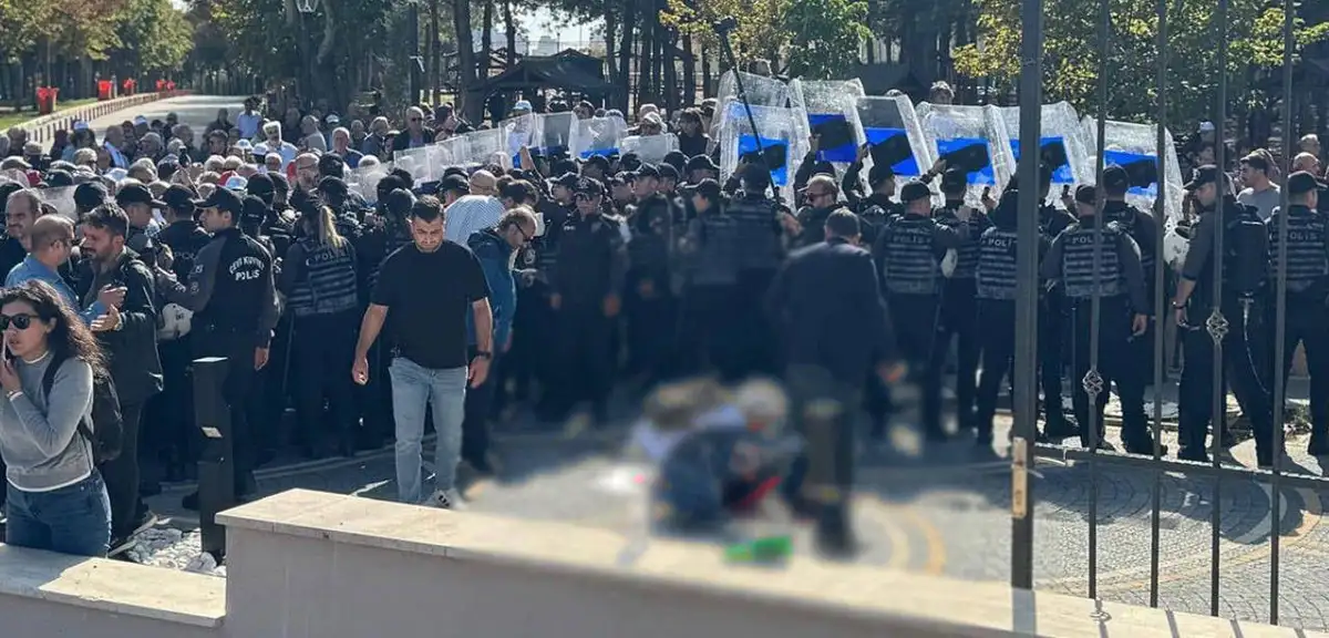 AYM Önünde 'Seyyanen Zam' Eyleminde Kan Donduran Olay! İntihar Eden Emekli Polis Kurtarılamadı