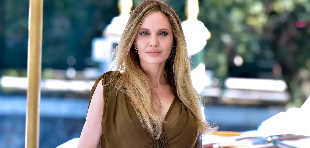 Angelina Jolie, Los Angeles'taki Malikanesini Kâr Etmeden Sattı