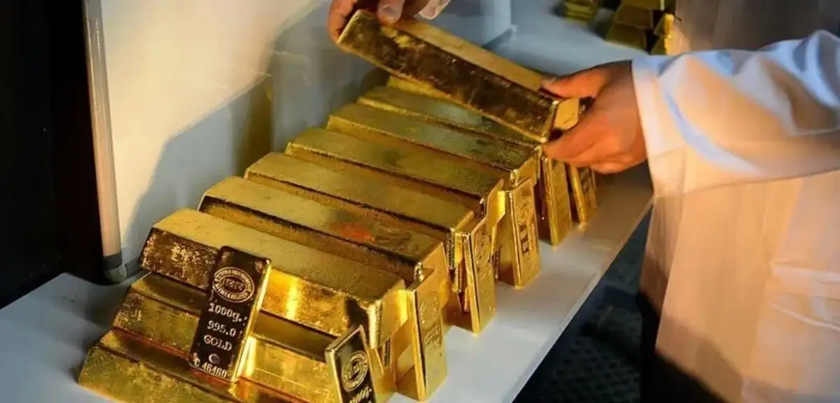 Altın Fiyatları 4300 Dolar Seviyesinde Dalgalanıyor