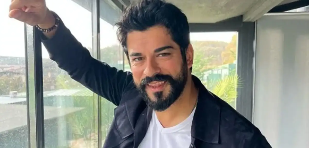 Burak Özçivit ve Fahriye Evcen Çiftinden Keyifli Aile Pozu