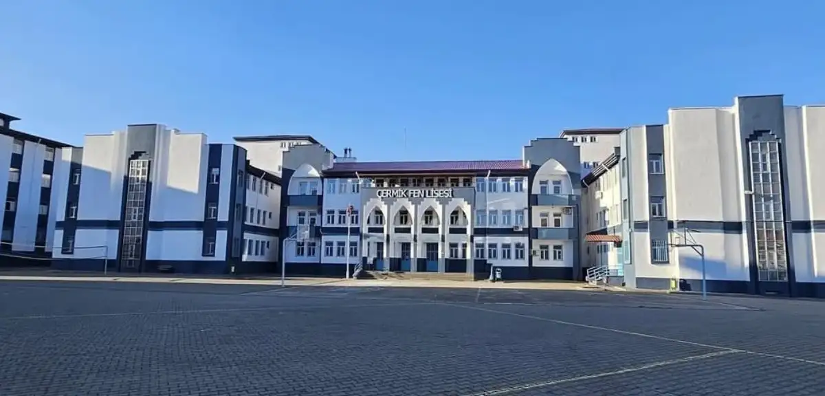 Diyarbakır'da 11 Öğrenci Zehirlenme Şüphesiyle Hastaneye Kaldırıldı
