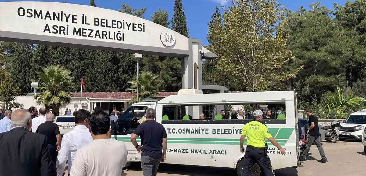 Osmaniye'de Okul Bahçesinde Öldürülen Öğretmen Son Yolculuğuna Uğurlandı