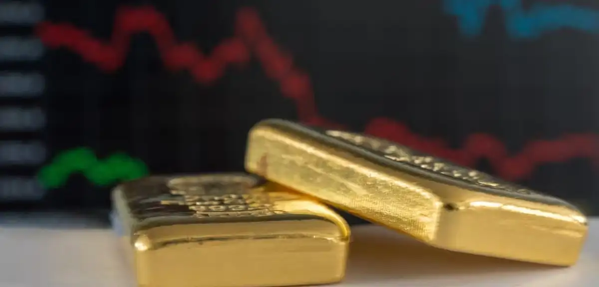 Altın, Ayı Kayıpla Kapatmaya Hazırlanıyor