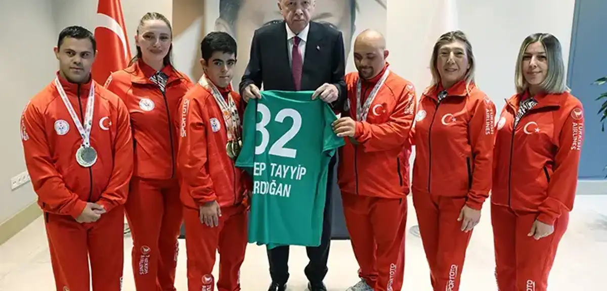 Erdoğan, Özel Sporcular Federasyonu Temsilcilerini Kabul Etti