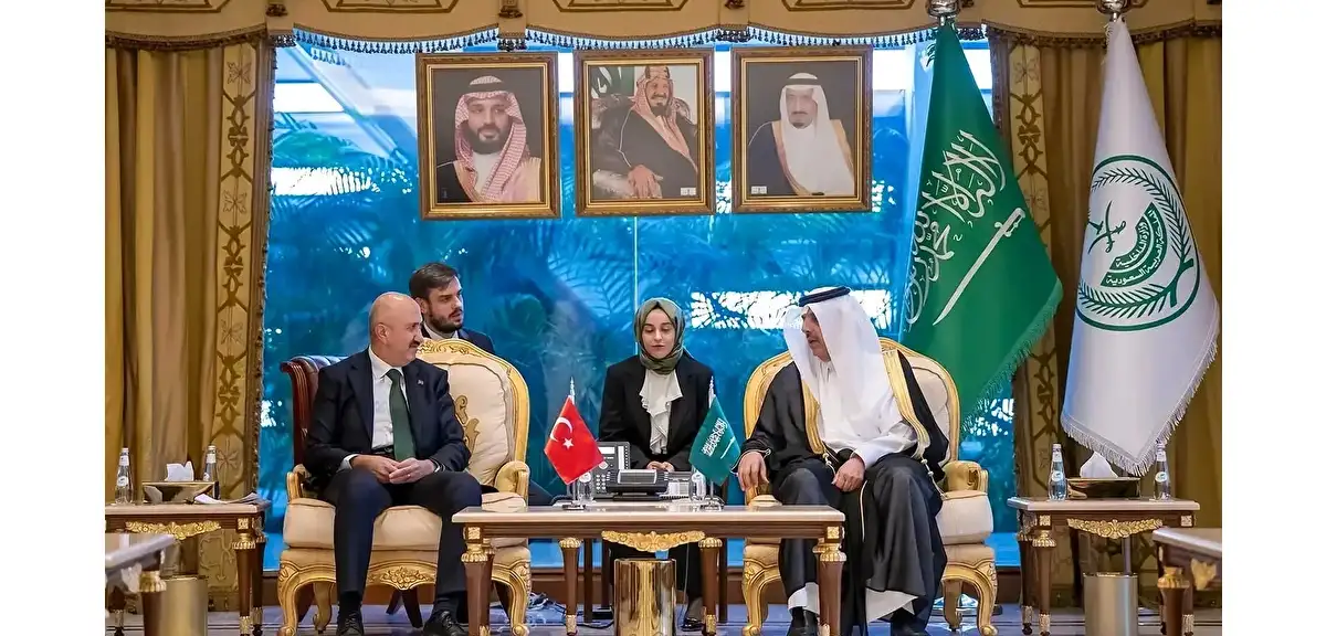 Ankara-Riyad Hattında İçişleri Mesaisi: Mekke Yolu Projesi ve Göç Deneyimleri Paylaşıldı