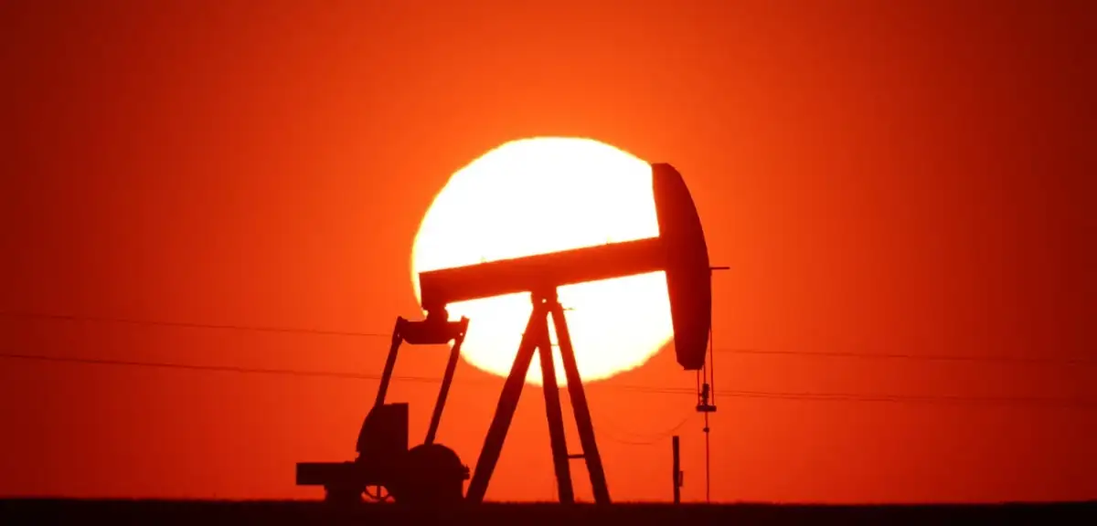 Petrol fiyatları arz baskısıyla 100 doların üzerinde kaldı