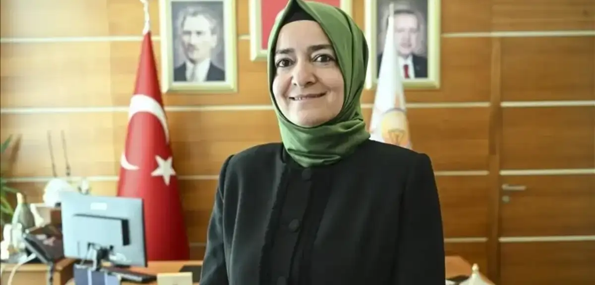 Fatma Betül Sayan Kaya ve eşinin hesaplarındaki tutarlar için 7 bankaya yazı