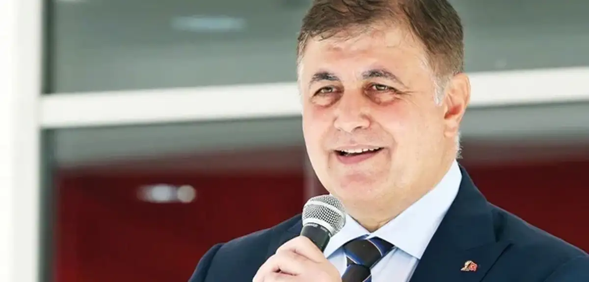 İzmir Belediyesi'nde Değişim: Cemil Tugay AK Parti'ye Katılıyor! Cemil Tugay Kimdir?
