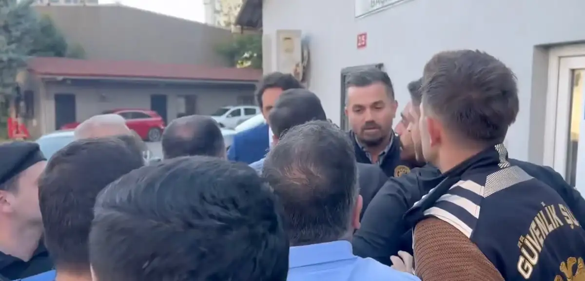 Ataşehir'de Yeni Partililer Polis Ekipleriyle Arbede Yaşadı