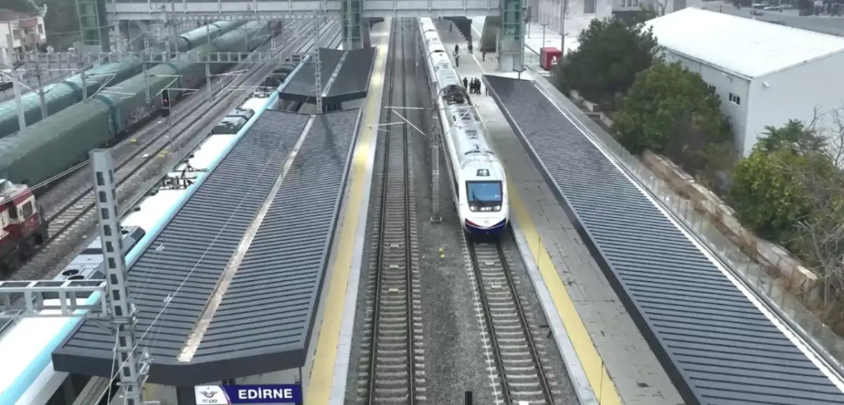 Yeni hızlı tren seferleri başladı! Süre 54 dakikaya düştü