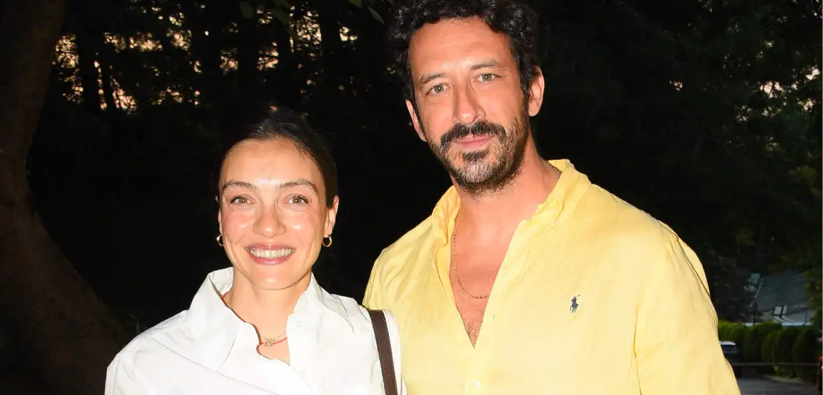 Merve Dizdar Hamilelik Pozlarını Paylaştı