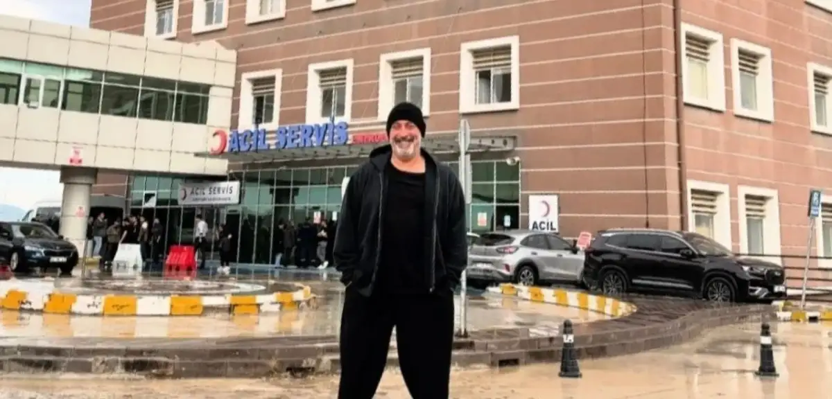 Cem Yılmaz Kontrol için Hastaneye Gitti: "Dikkat Etmem Lazım"