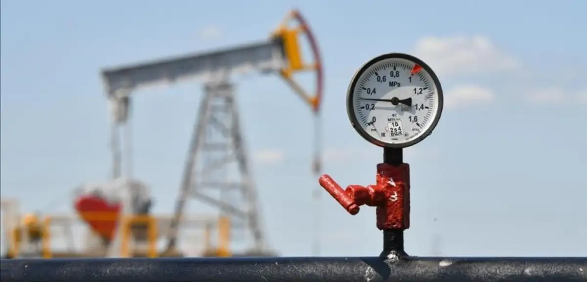 Eylül'de küresel petrol arzı günlük 2,5 milyon varil yükseldi