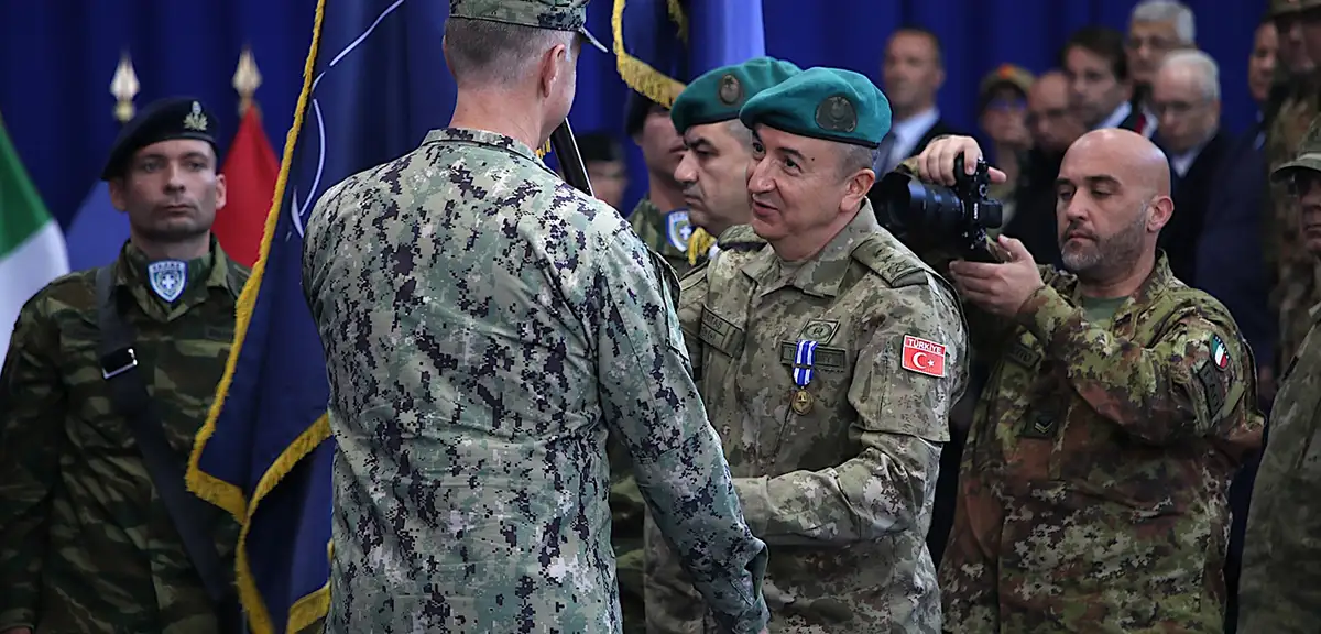 Türkiye, NATO KFOR komutasını İtalya'ya devretti
