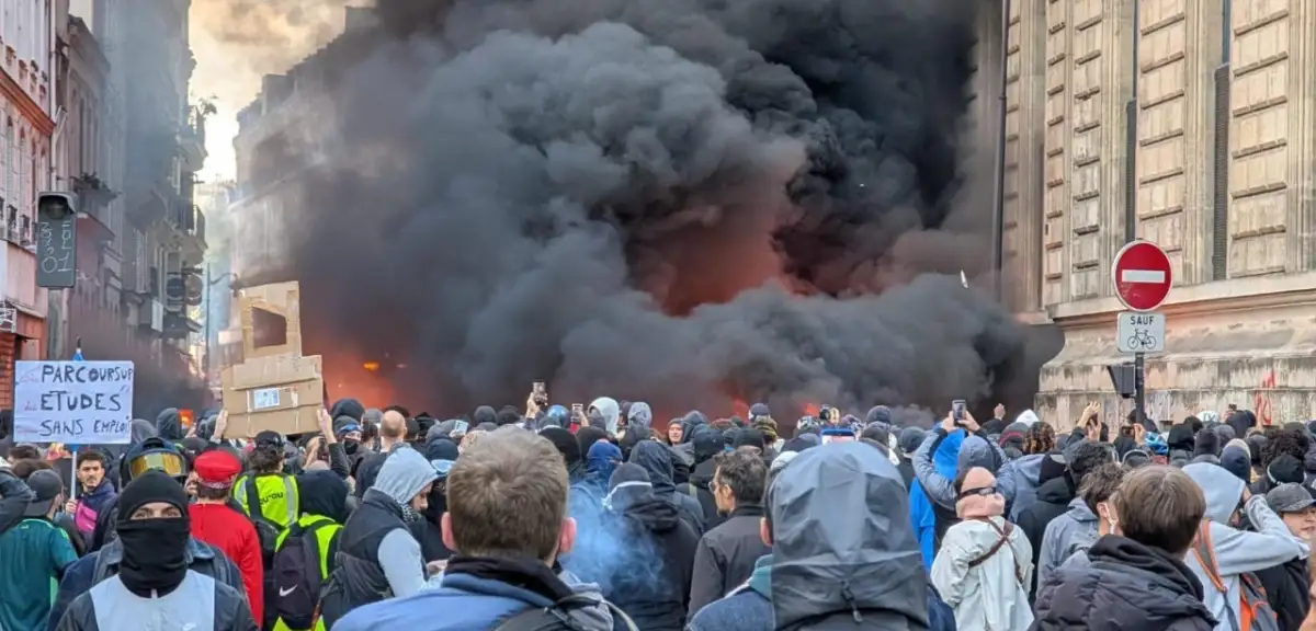 Fransa'da protestolar yayılıyor, 160'tan fazla gözaltı