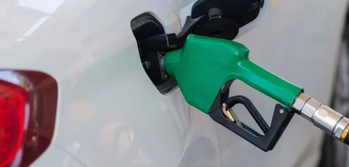 Piyasalarda benzine 4 lira 30 kuruş indirim bekleniyor